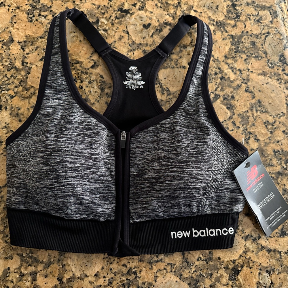 NWT New Balance medium intensity sports bra in black in size L